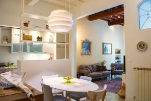 Agnolo First two bedrooms apartment close to Duomo