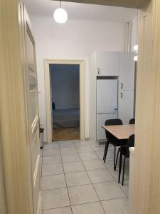 3 bedroom apartment by the Parliament