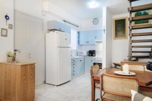 V House Pefkochori