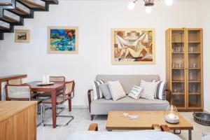 V House Pefkochori