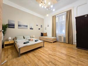 Mickey & Jerry Apartment