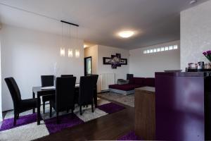 Six Corners - Mystic Corner