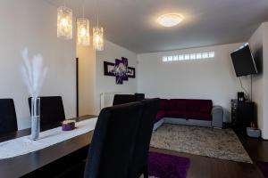 Six Corners - Mystic Corner