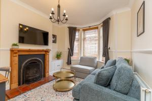 Newcombe - Sleeps Up to 8 - Close to Northampton Town Centre & Train Station - Fast Wifi, Free Parking, SmartTV with Netflix by Centro Stays