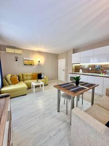 Blue Marine - Daneli Apartment