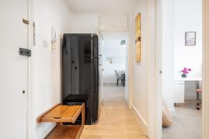 * Airy & Lightly Two Bed Apt in Fulham *