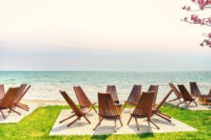 The Long Beach Resort - Beachfront Cottages & Townhouse Suites