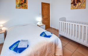 Maisons de vacances Les Romarins dans le Mas de la PERRINE entre AVIGNON LUBERON Mt VENTOUX : photos des chambres