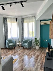 Glarus Apartment with Infinity Sea View