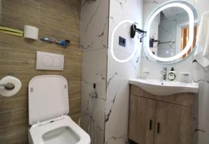 Reni Risi Deluxe Studio