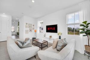 Modern and Luxurious Home Near Orlando Parks