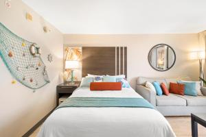 Relaxing & Cozy Coastal Studio with FREE Parking!