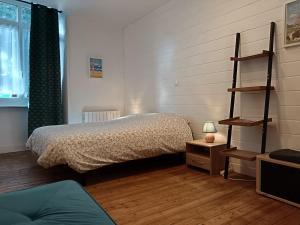 Le petit atelier, centre-ville, vue rivière