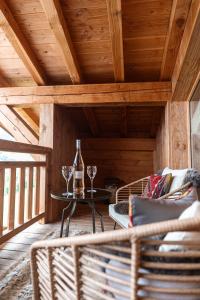 Chalets Luxury Megeve Chalet, sleeps 8 with Mountain Views and Jacuzzi : photos des chambres
