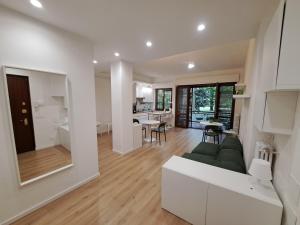 IL BALCONE NEL PARCO - stanze con bagno privato