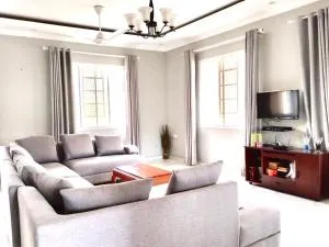 Josh's Stonetown Apartment - Mazizini