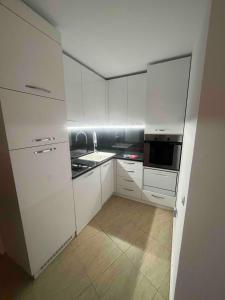 Apartment in Sunny beach, Complex Sun Village, 80 qm, 2 bedrooms & living room near to the beach, SWIMMING POOL, garden