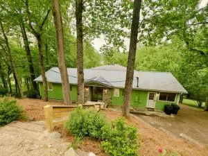 CHLChateau-Walkable to Hurricane Marina - Silver Point