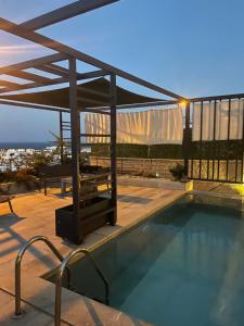 Havuzlu ve jakuzili full eşyalı lüks villa