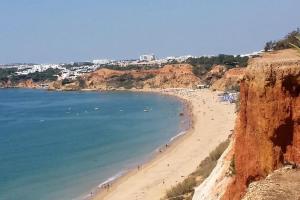 A 15 minutes à pied de la superbe plage de Falésia - Ubytování bez kategorie ve městě Olhos de Água