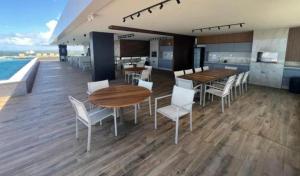 Apt quarto e sala moderno vista mar