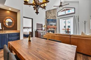 Ski inout at Westgate, 2BR Condo, Resort amenities, Multiple Pools, Onsite Spa, & Restaurant 3912