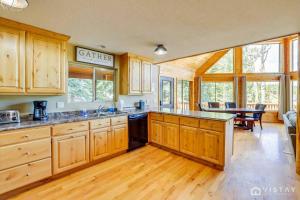 Strawberry Valley Villa -Stunning Views w Firepit