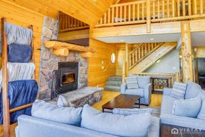 Strawberry Valley Villa -Stunning Views w Firepit