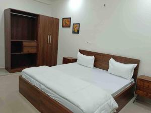 Modern & homely 3bhk city centre