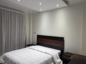 Prime location Apt with garden