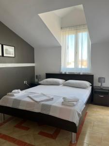 Apartments with parking space Medulin - 23049