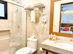Grand Fifty Suites