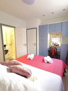 Apartments with parking spaces Kastel Stari, Kastela - 23053