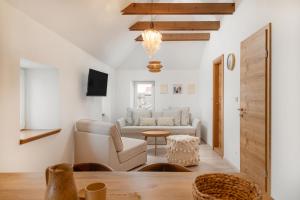 Seaside holiday house Kastel Novi, Kastela - 23126