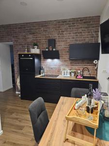 Apartments with WiFi Rijeka - 23138