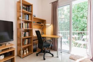 Flat in Athens historic city center @Ipitou str