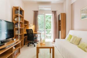 Flat in Athens historic city center @Ipitou str
