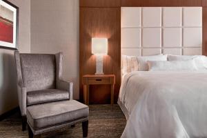 Executive Room, Club level, Guest room, 2 Queen, City view room in The Westin Phoenix Downtown
