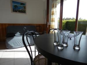 Maisons de vacances Maison de Vacances avec Piscine, Plage a 1 km, Wifi, 5 pers – Notre-Dame-de-Monts - FR-1-540-289 : photos des chambres