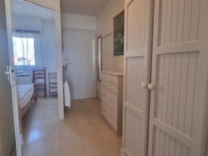 Bel appartement avec 1 chambre, parking, animaux admis, près du golf - FR-1-323-539