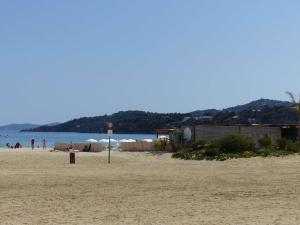 Studio bord de mer La Favière avec parking privatif - FR-1-308-196