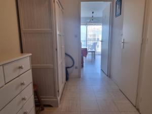 Bel appartement avec 1 chambre, parking, animaux admis, près du golf - FR-1-323-539