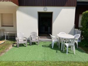 Appartements Studio 2* avec Terrasse, Piscines, Sauna, Parking et Animaux Admis - FR-1-629-139 : photos des chambres