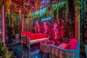 NEW! Riviera Ocean Drive Cosy Queen Studio Seaview