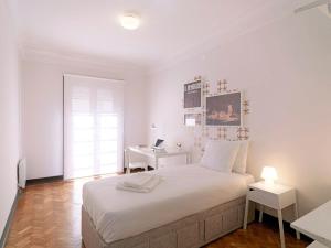 Twin Room with Shared Bathroom room in Uporto House