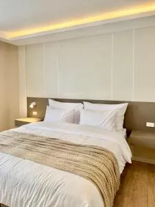 สุขใจแกรนด์ - Ban Kamnoet Phet