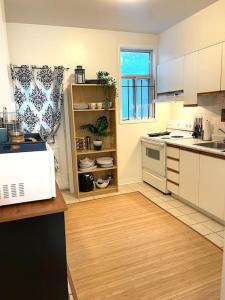 Vintage 2 bed 2 bath suite Distillery District