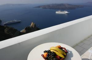 Tzekos Villas Santorini Greece