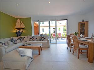 Sea noise 18a Comfortable Vacation Home