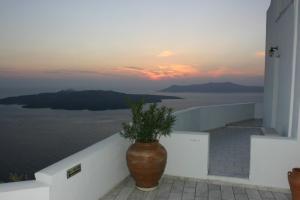 Tzekos Villas Santorini Greece